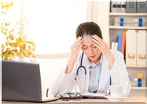 Burnout syndrome in female doctor