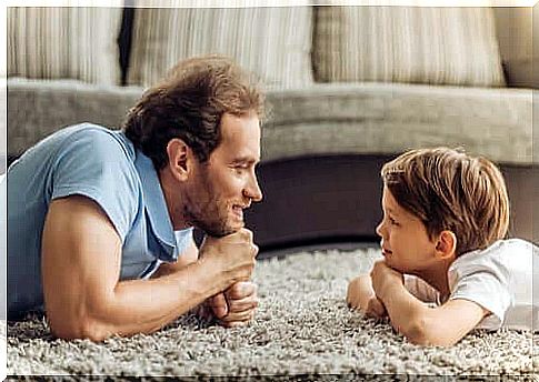 Father and son show that it is important to learn empathy in childhood