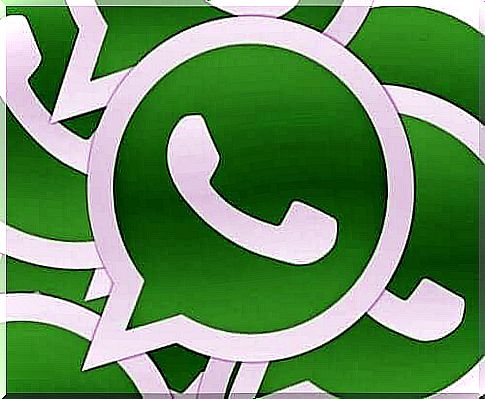 WhatsApp logo symbolizes text messages in relationships